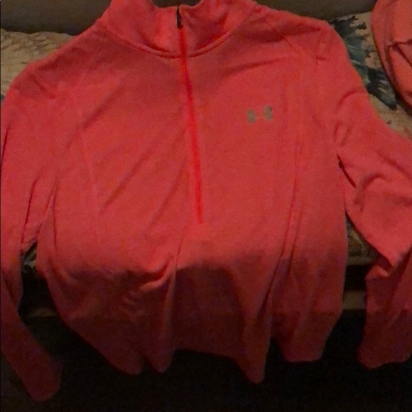 Under armer top - Picture 1 of 3